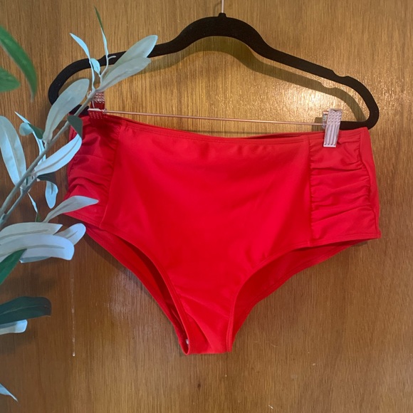 NWT two-piece swimsuit by Cupshe - Picture 3 of 6